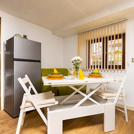 Tiny Secret Place Next To Mu With Private Parking Lejlighed