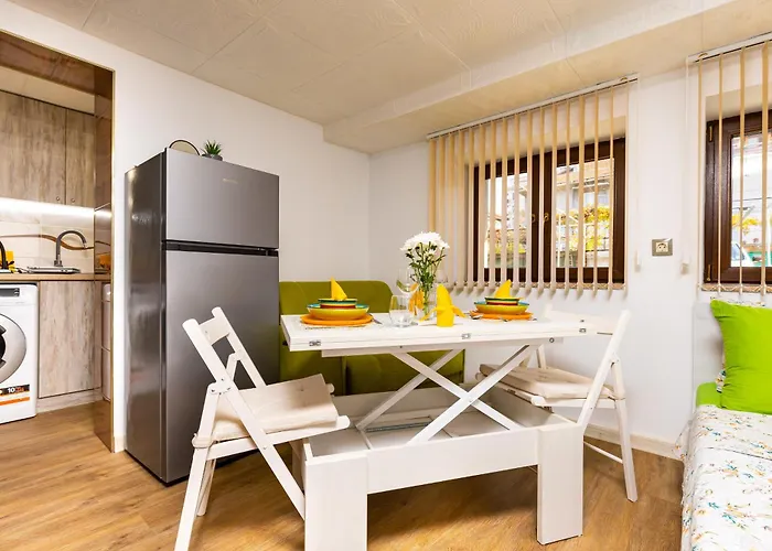 Tiny Secret Place Next To Mu With Private Parking Lejlighed