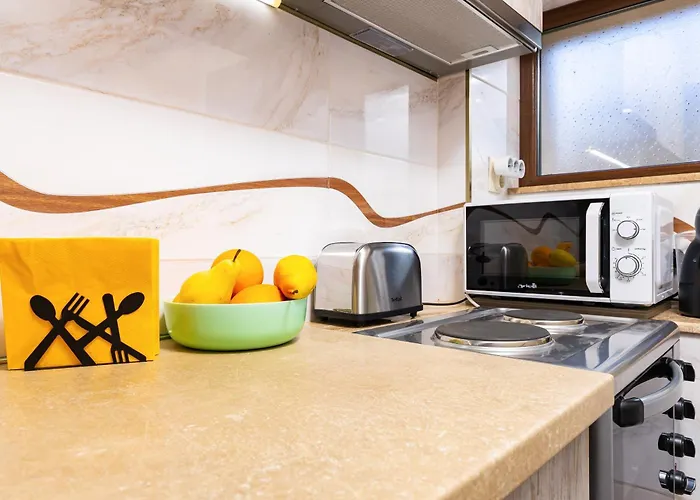 Tiny Secret Place Next To Mu With Private Parking