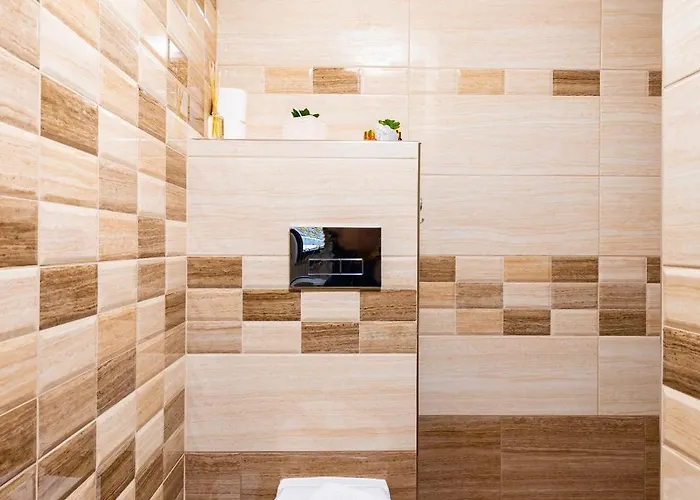 Tiny Secret Place Next To Mu With Private Parking *