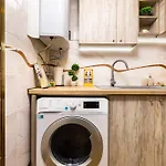 Tiny Secret Place Next To Mu With Private Parking Апартамент