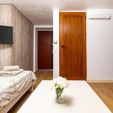 Tiny Secret Place Next To Mu With Private Parking * プロヴディフ
