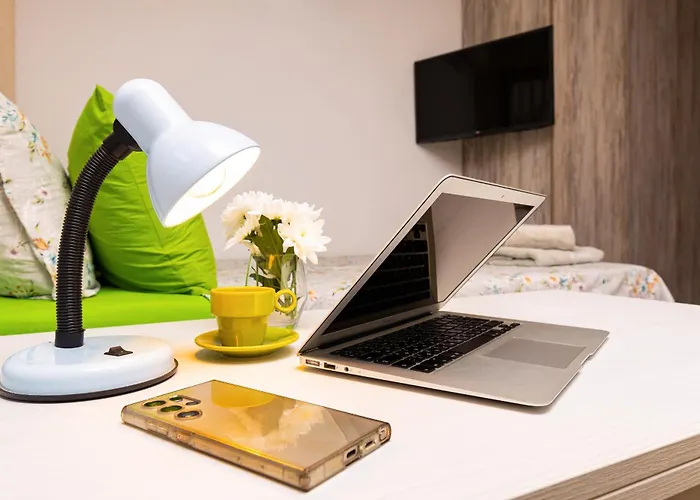 Tiny Secret Place Next To Mu With Private Parking * 普罗夫迪夫