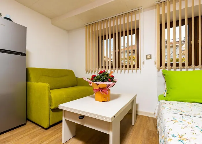 公寓 Tiny Secret Place Next To Mu With Private Parking