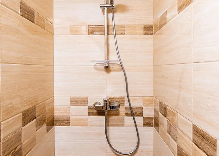 Tiny Secret Place Next To Mu With Private Parking