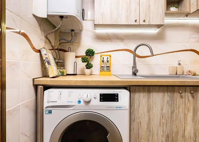 Tiny Secret Place Next To Mu With Private Parking 公寓