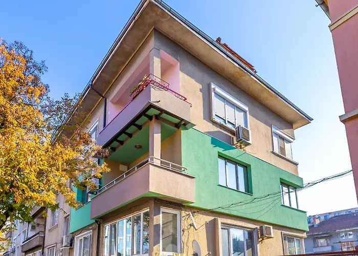 Tiny Secret Place Next To Mu With Private Parking 普罗夫迪夫